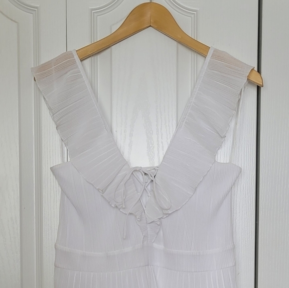 EXPRESS white Tiered Dress - Picture 15 of 15